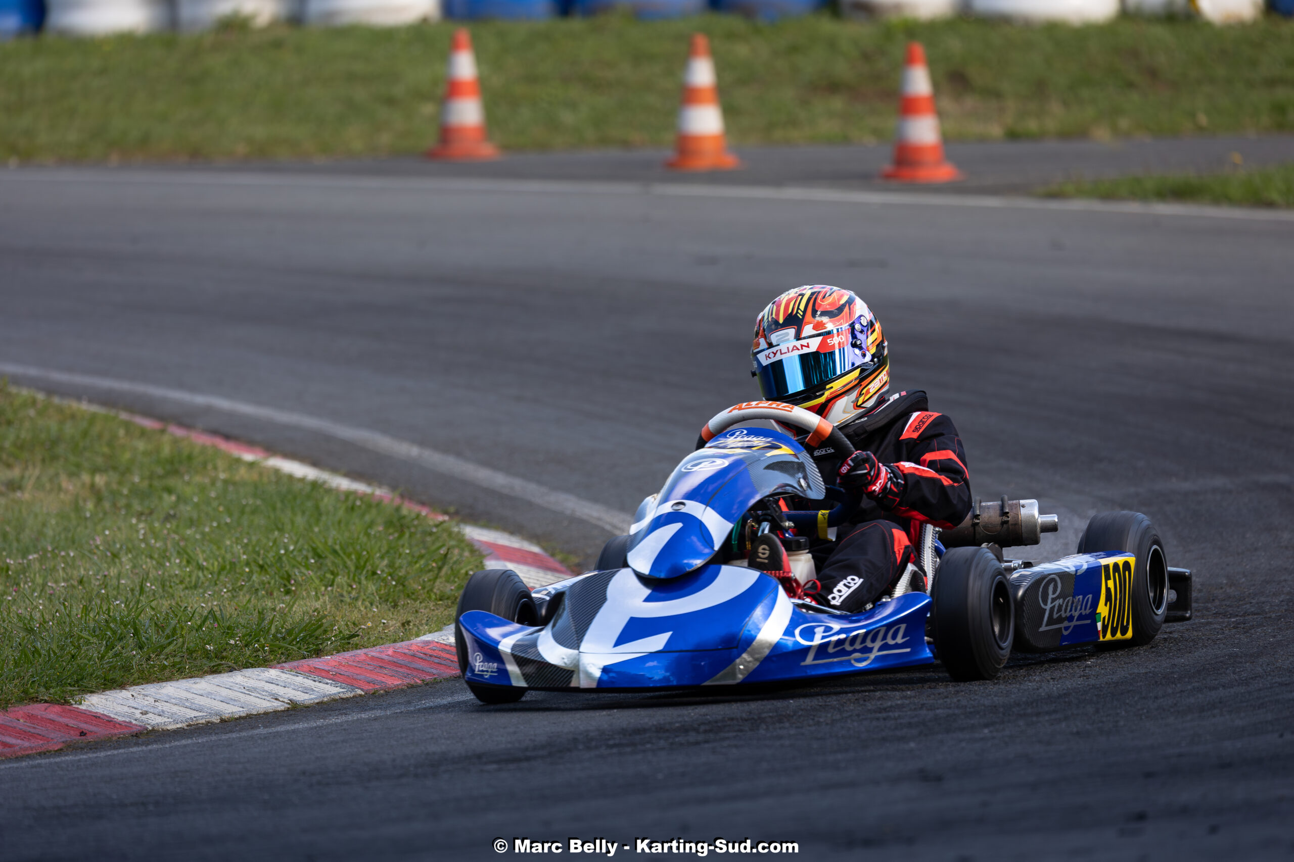 Kylian Mourlhon en virage au circuit de Teyjat en Dordogne